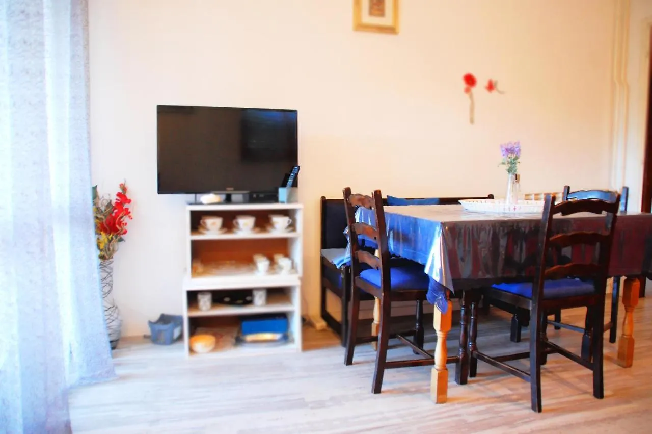 Apartment Apartmani Senka Ika